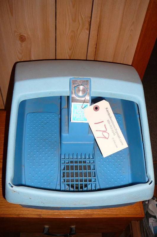 lot 179 image: Foot Fixer by Clairol