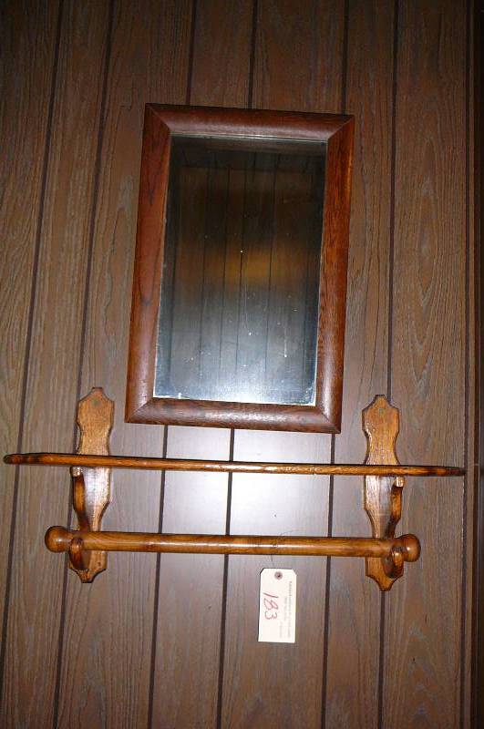 lot 183 image: Wall Dcor mirror