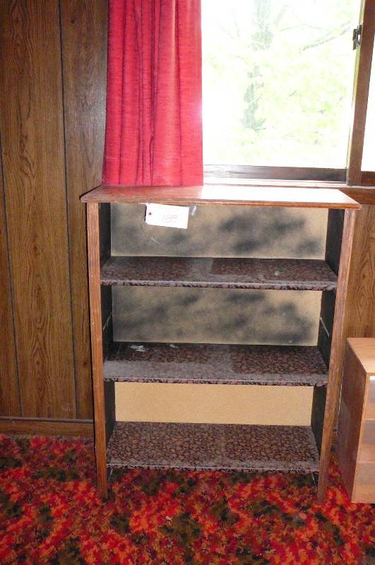 lot 188 image: Book shelf wooden 3 shelfs