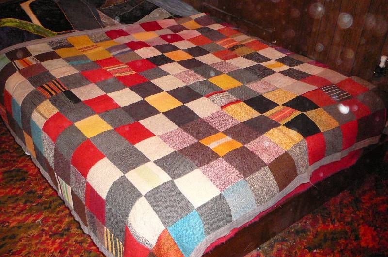 lot 200 image: Homemade blanket