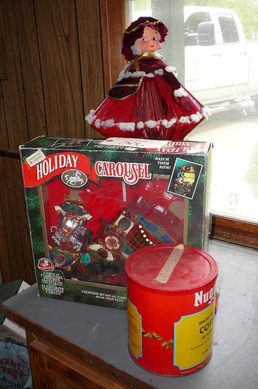 lot 206 image: Lot of Christmas Items