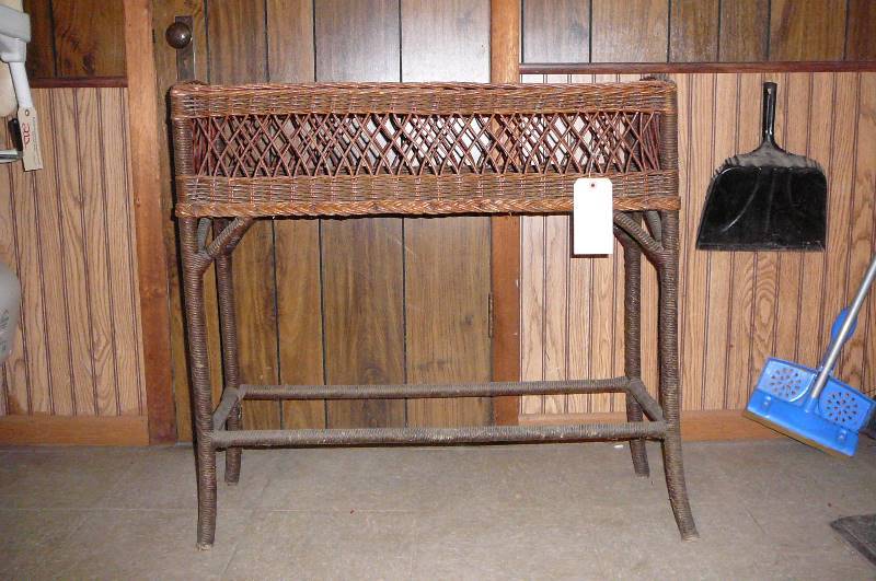 lot 204 image: Wicker Plant Stand