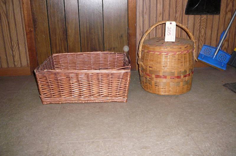 lot 205 image: Large Wicker Baskets