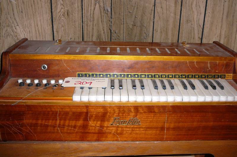 lot 209 image: Franklin Electric Organ
