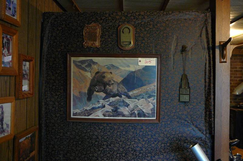lot 215 image: Lot of Home Dcor