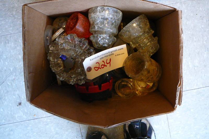 lot 224 image: Lot of Misc. Glass Items