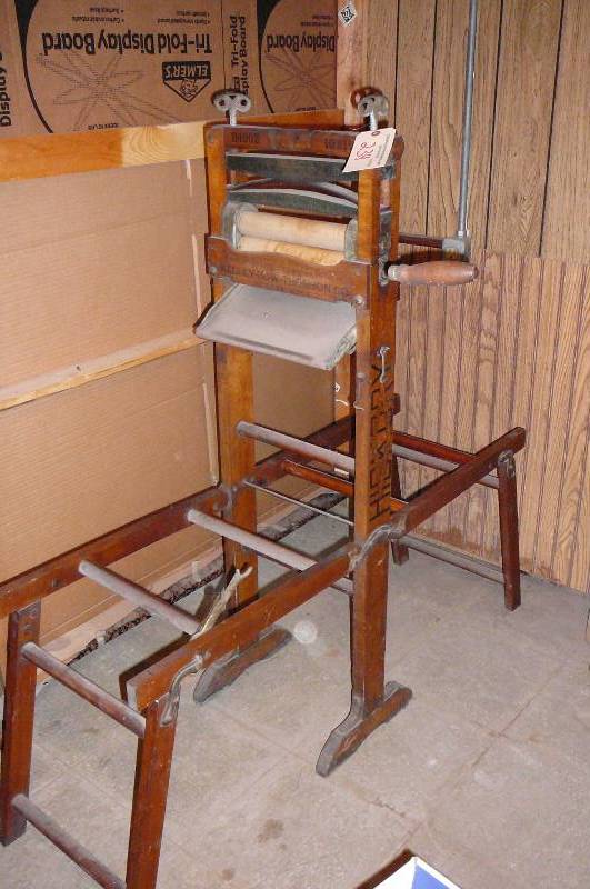 lot 234 image: Antique Folding Clothes Wash Station