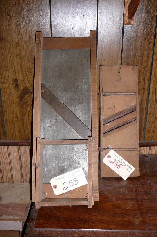 lot 258 image: Vintage Slicers