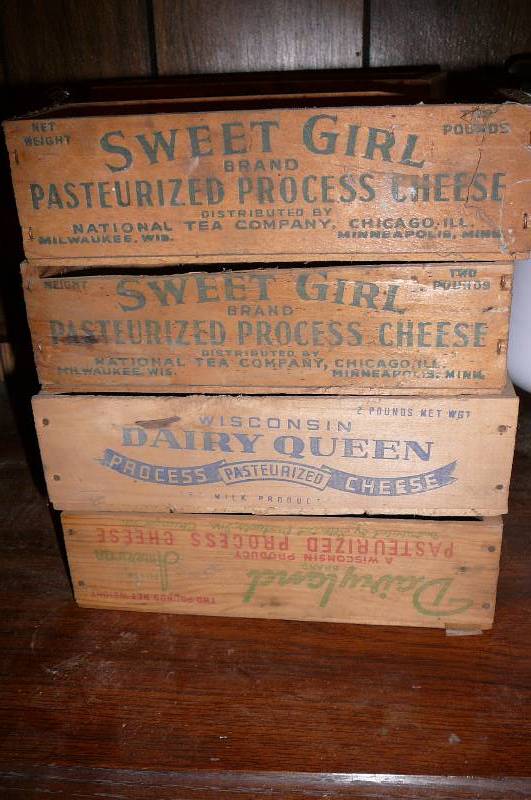 lot 266 image: Vintage Cheese Boxes