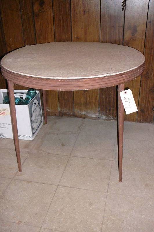 lot 271 image: Round Folding Table