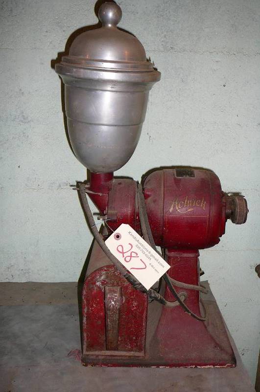 lot 287 image: Vintage Holwick Grinder