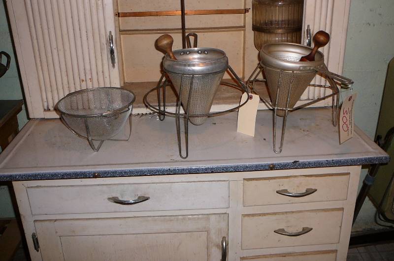 lot 300 image: Canning Colander Items