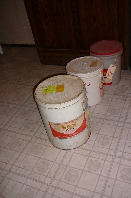 lot 302 image: 50lbs Lard Tin 5 Gal Buckets