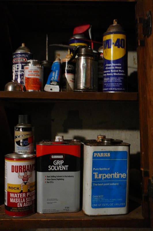lot 309 image: Garage Supplies