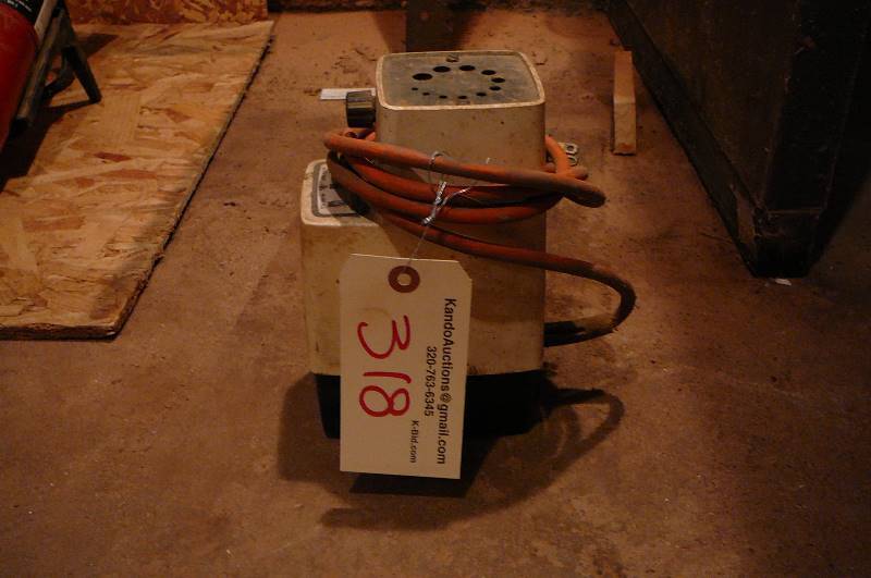 lot 318 image: Black & Decker Drill Bit Sharpener