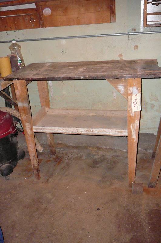 lot 321 image: Wooden Bench