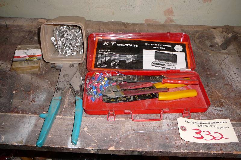 lot 332 image: Pop rivet Gun & Pop Rivets Crimping Set