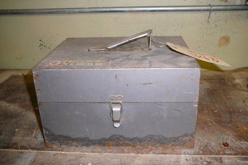 lot 340 image: black & decker router kit