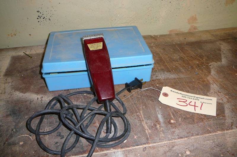 lot 341 image: lucky dog power clippers