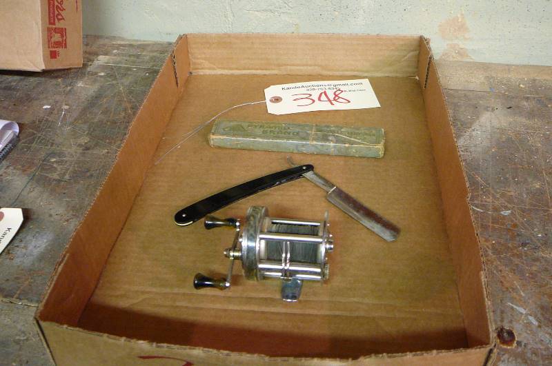 lot 348 image: vintage straight razer