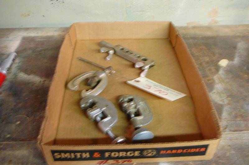 lot 370 image: pipe cutter flanging tools
