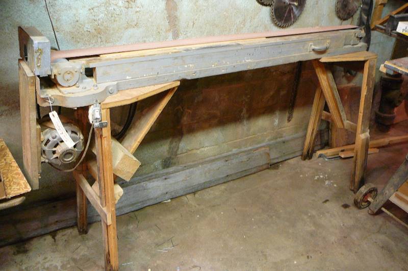 lot 395 image: Belt sander