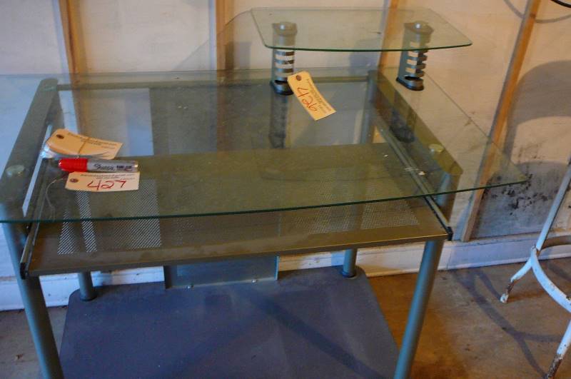 lot 426 image: computer desk on casters