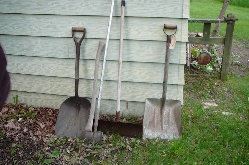lot 443 image: yard tools shovels axe hoe ( 5 count )