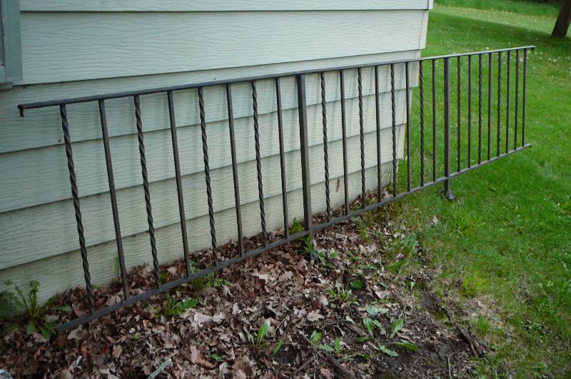 lot 446 image: Lot of Rod Iron Railing & Gate
