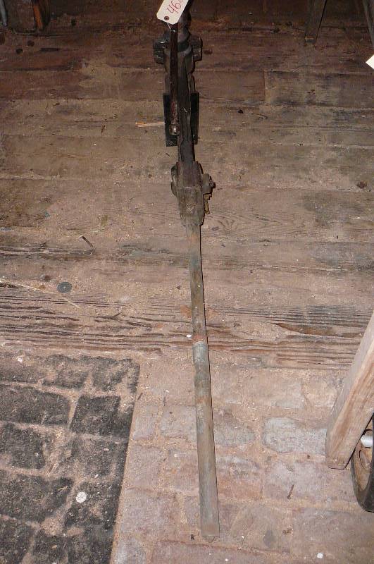 lot 462 image: Vintage large Vice