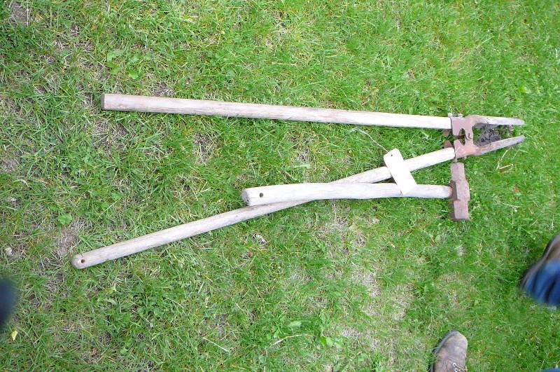 lot 497 image: post hold digger & Maul