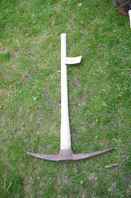 lot 480 image: pick axe