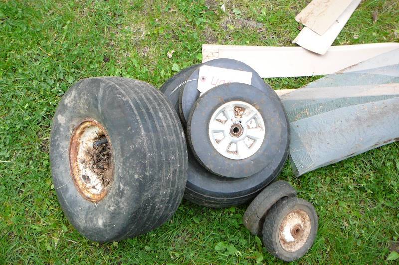 lot 490 image: lot of misc. tires