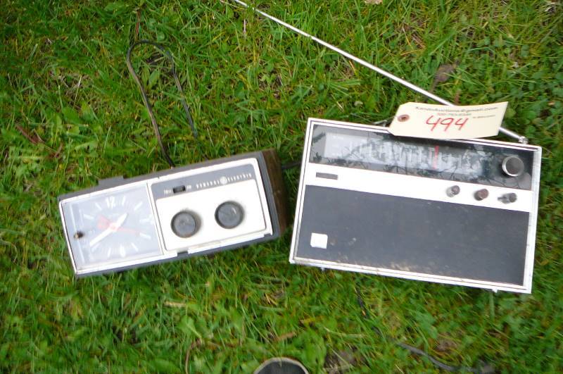 lot 494 image: radio