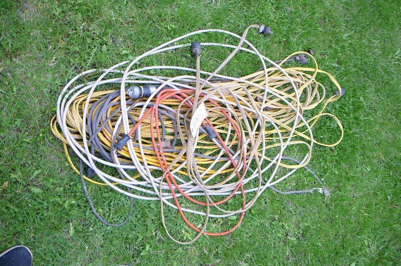 lot 500 image: Lot of misc. extension cords