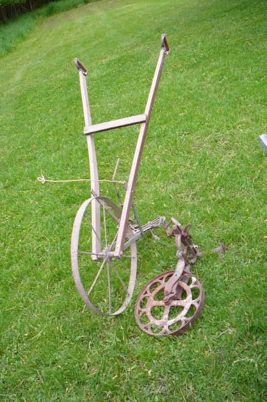 lot 507 image: cultivator &