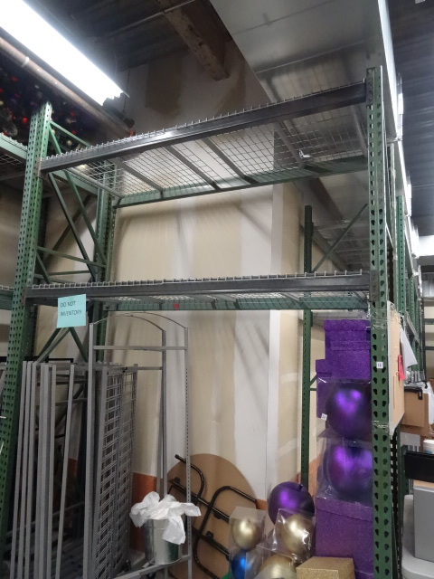 lot 16 image: Tear Drop Pallet Rack Unit