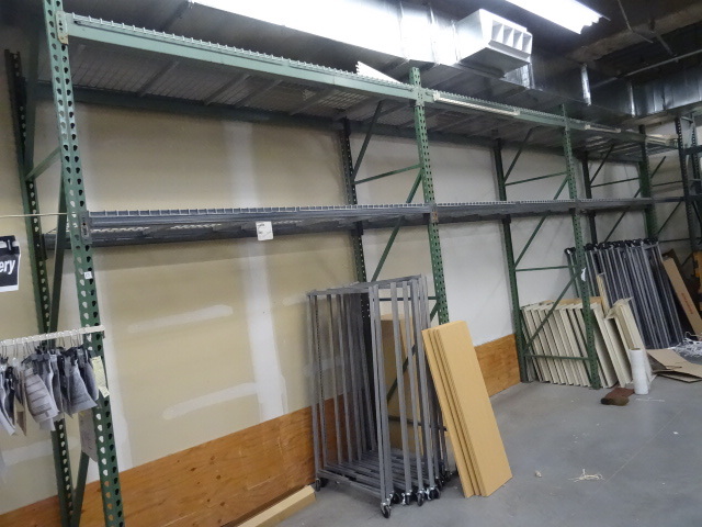 lot 17 image: Tear Drop Pallet Rack Unit