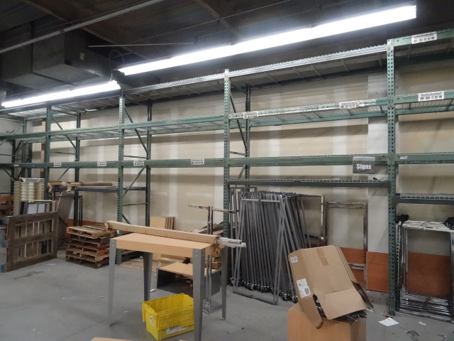 lot 18 image: Tear Drop Pallet Rack Unit