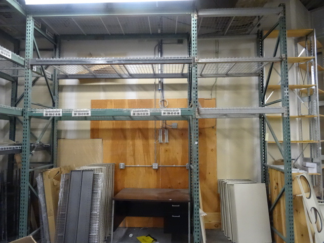 lot 19 image: Tear Drop Pallet Rack Unit