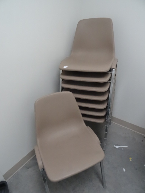 lot 46 image: 11 Metal Framed Stack Chairs