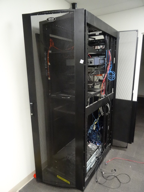 lot 67 image: Tripp Lite Smart Rack