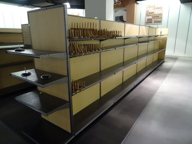lot 74 image: Madix Retail Unit.