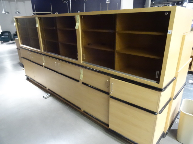 lot 94 image: Back Counter Unit