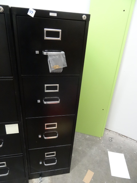 lot 127 image: 15 Metal 4 Drawer File Cabinet