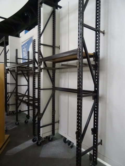 lot 201 image: Tear Drop Pallet RackStore Display
