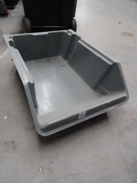 lot 11 image: Grey Nesting Tubs.