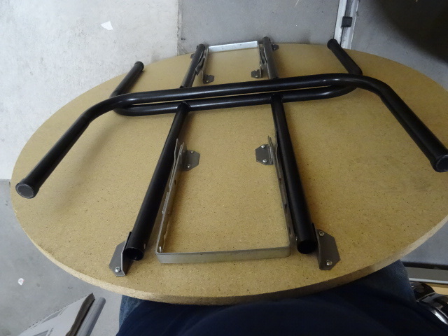 lot 140 image: 36 Round Folding Table