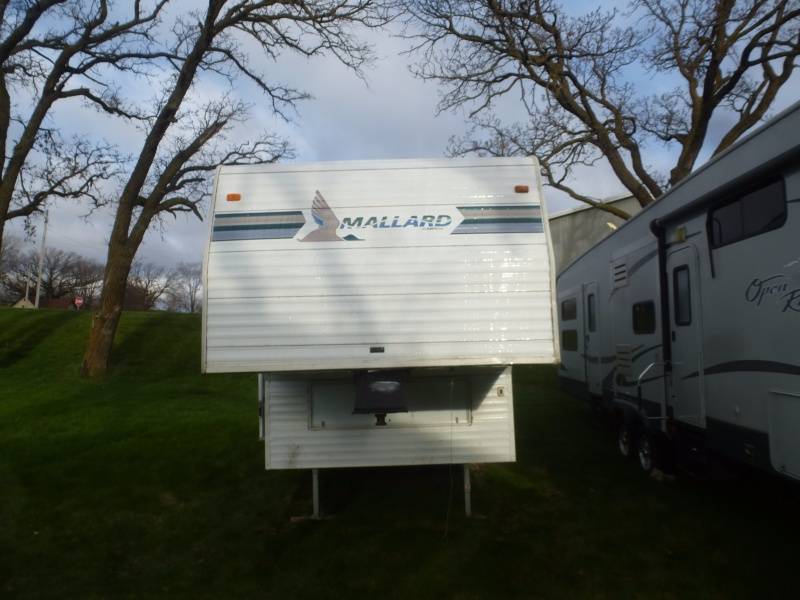 1999 Mallard 235M RV