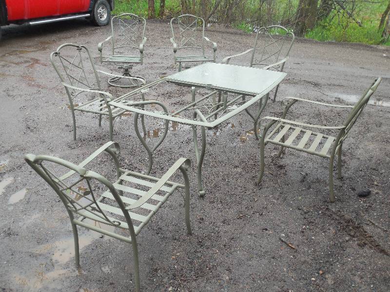 lot 2 image: 7 piece Outdoor Patio Furniture Set